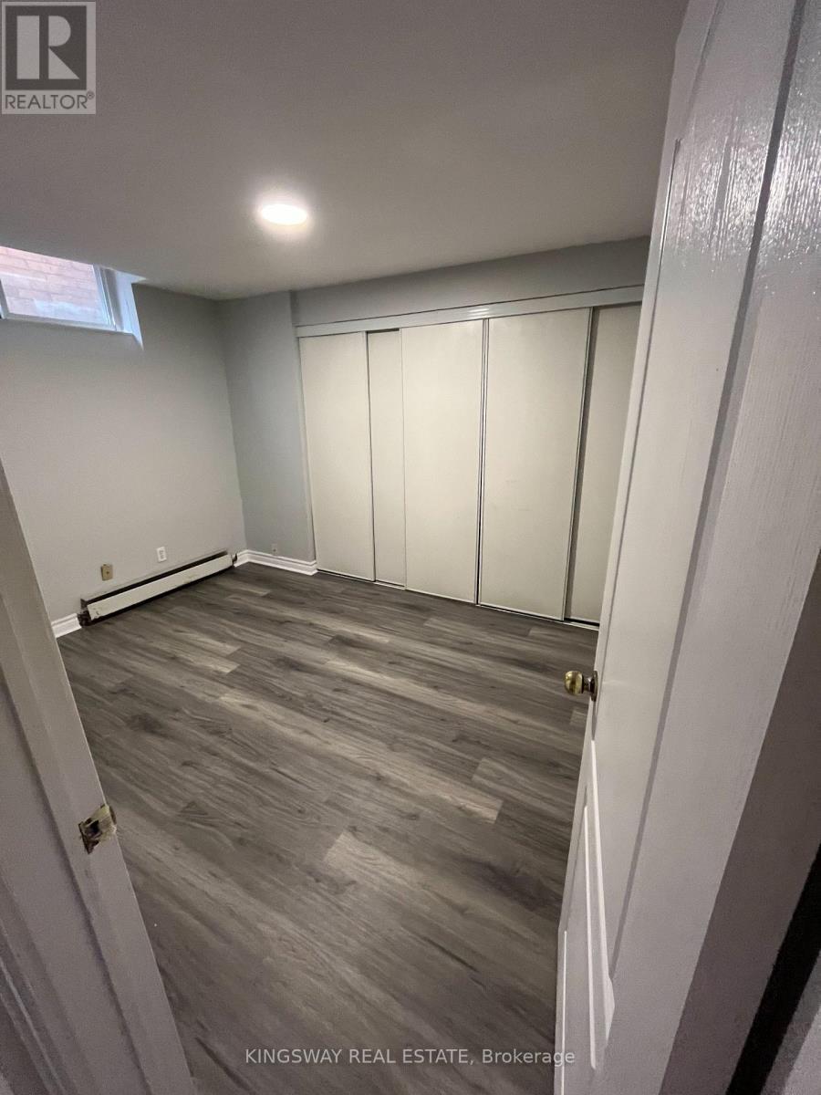 Rbsmt - 213 Royal York Road, Toronto, ON - Indoor