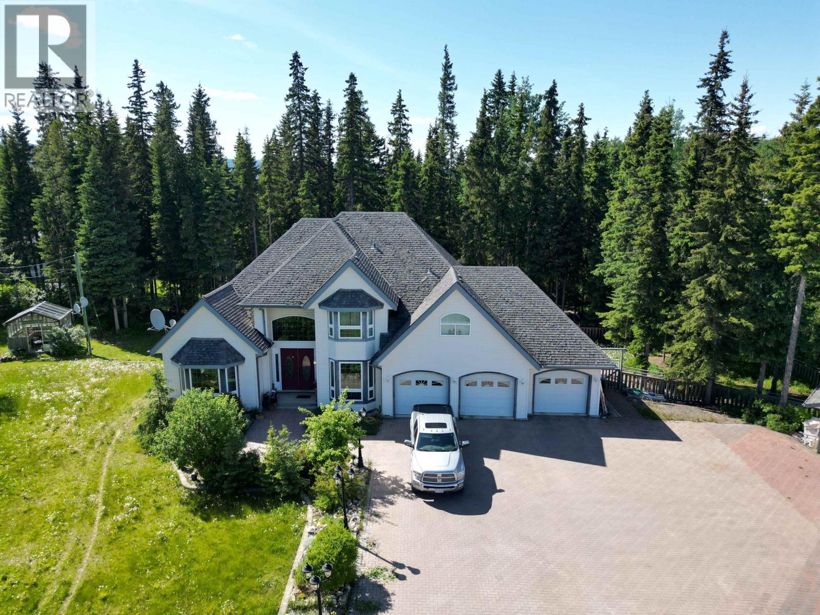 585 5Th Avenue, Burns Lake, BC - Outdoor