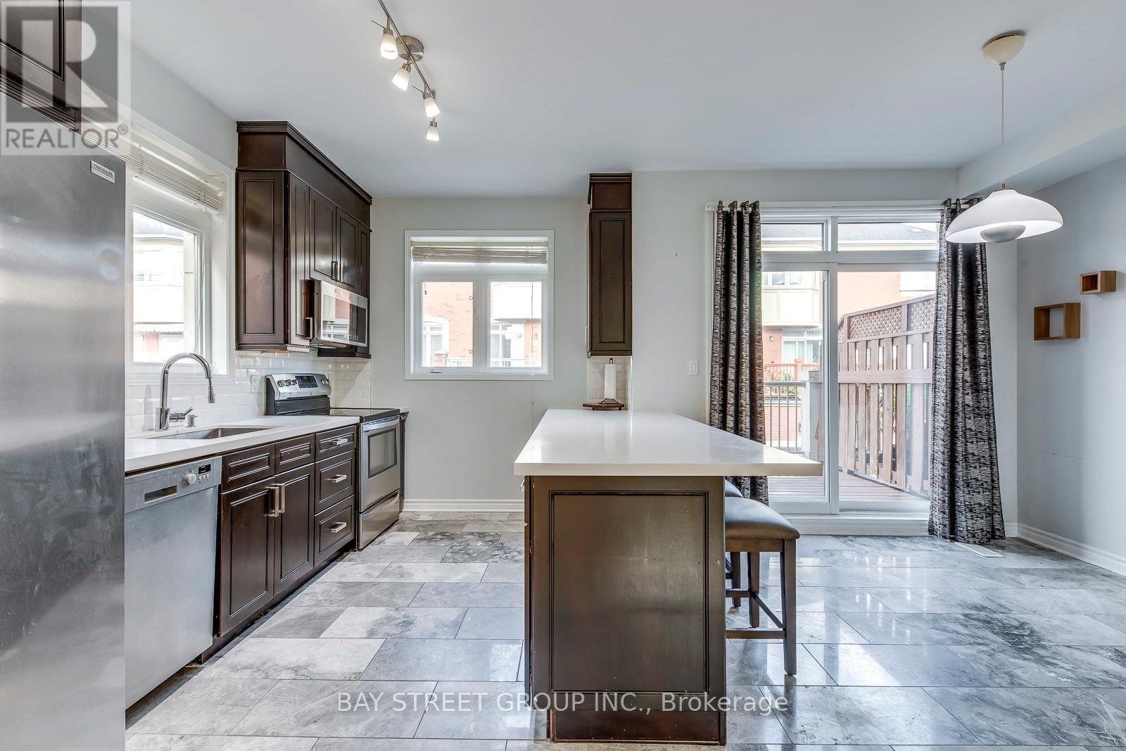 34 Stagecoach Circle, Toronto, ON - Indoor Photo Showing Kitchen