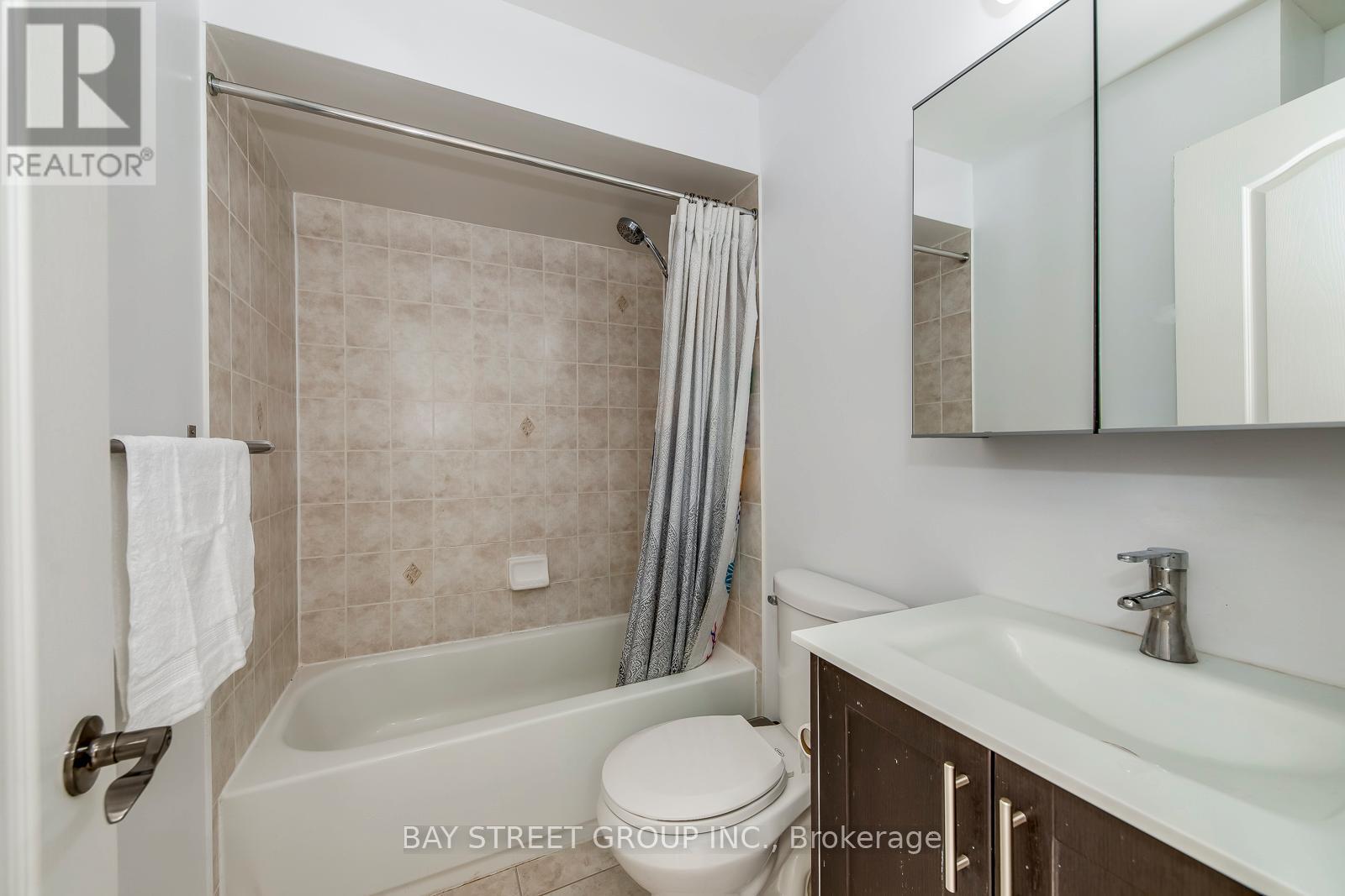 34 Stagecoach Circle, Toronto, ON - Indoor Photo Showing Bathroom