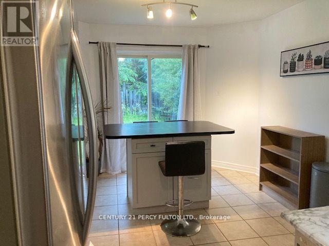 27 Whitewater Street, Whitby, ON - Indoor Photo Showing Kitchen
