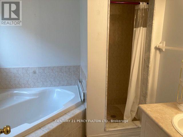 27 Whitewater Street, Whitby, ON - Indoor Photo Showing Bathroom