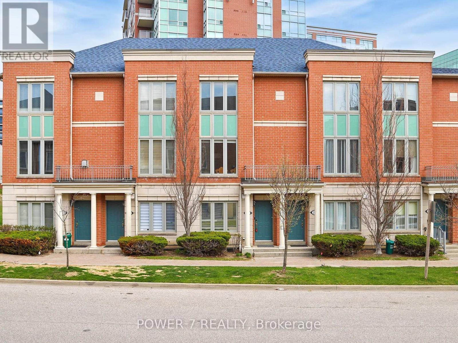 26 Suncrest Boulevard, Markham, ON - Outdoor With Facade