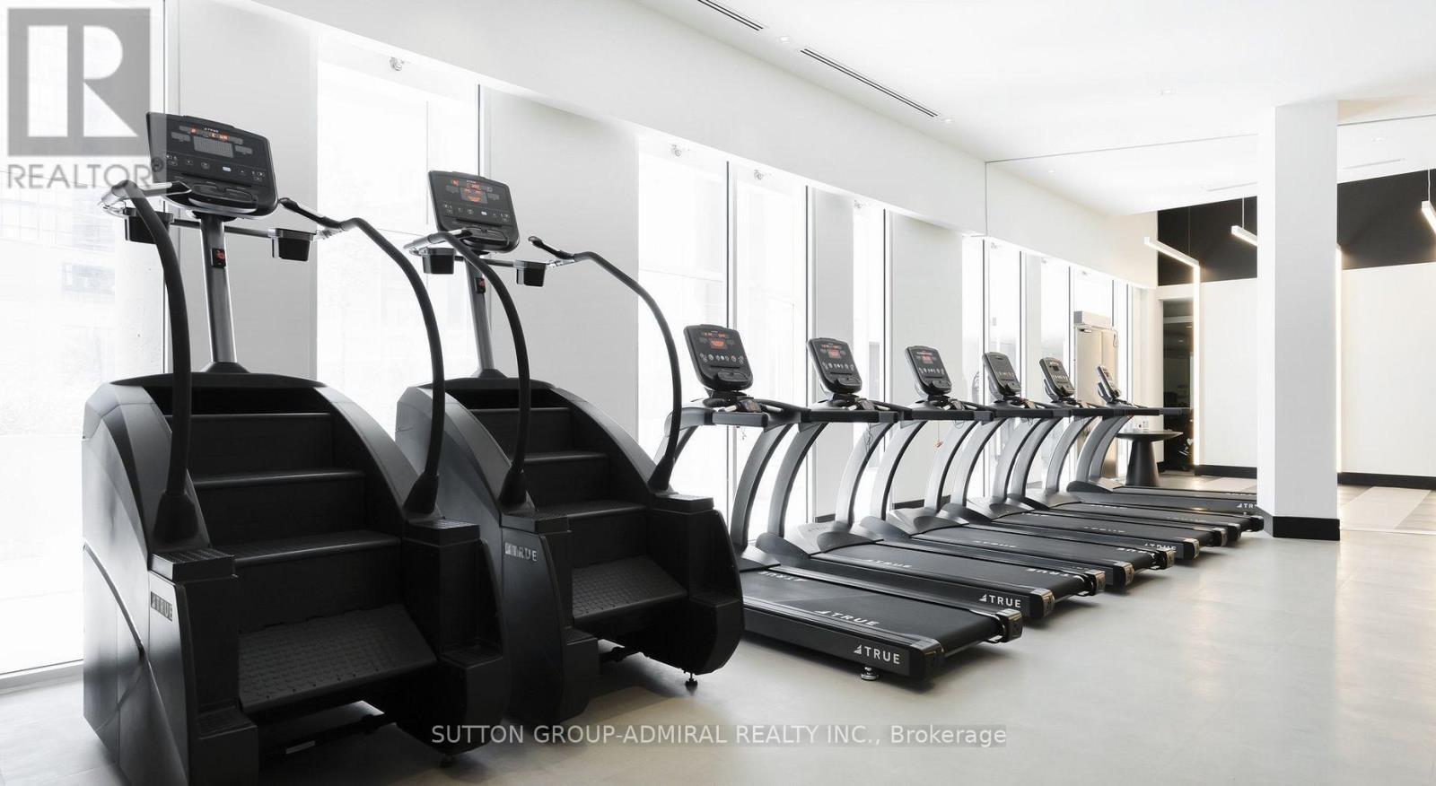 2303 - 2908 Highway 7 Road W, Vaughan, ON - Indoor Photo Showing Gym Room