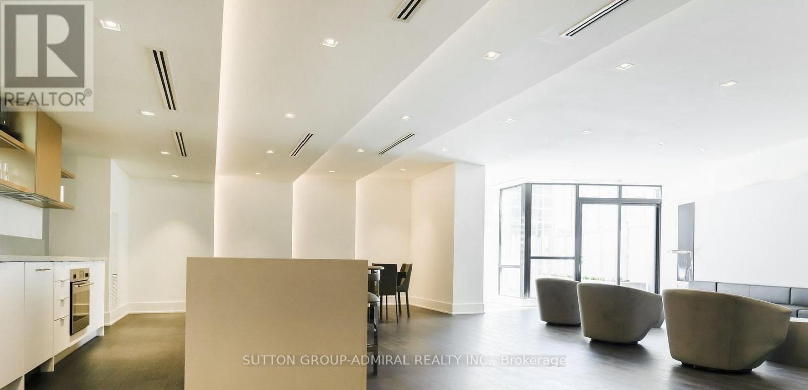 2303 - 2908 Highway 7 Road W, Vaughan, ON - Indoor