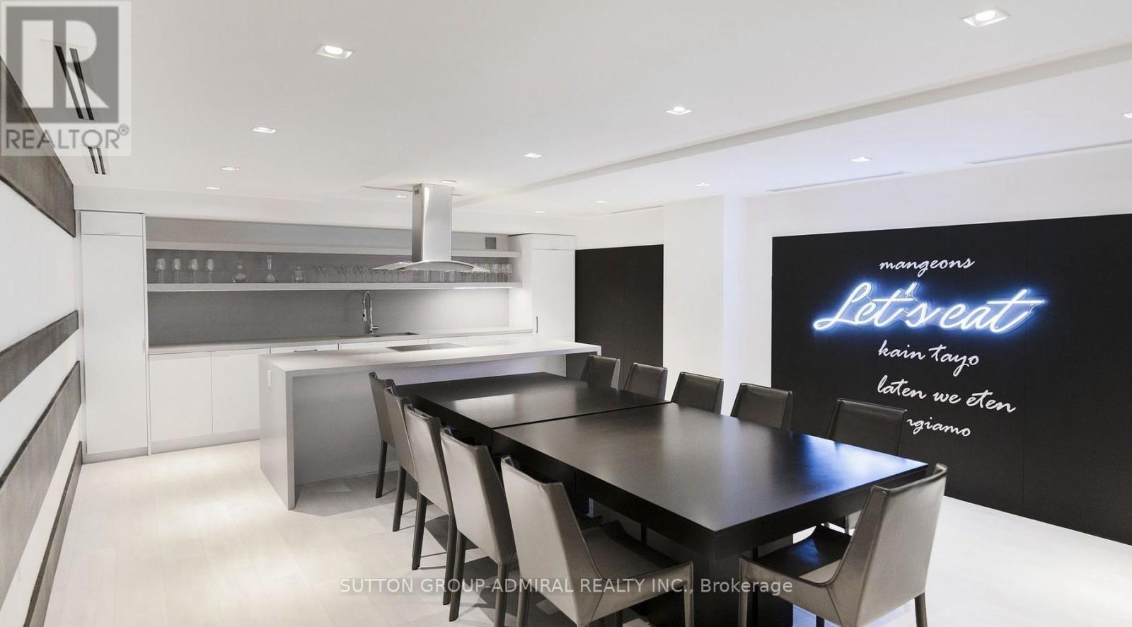 2303 - 2908 Highway 7 Road W, Vaughan, ON - Indoor