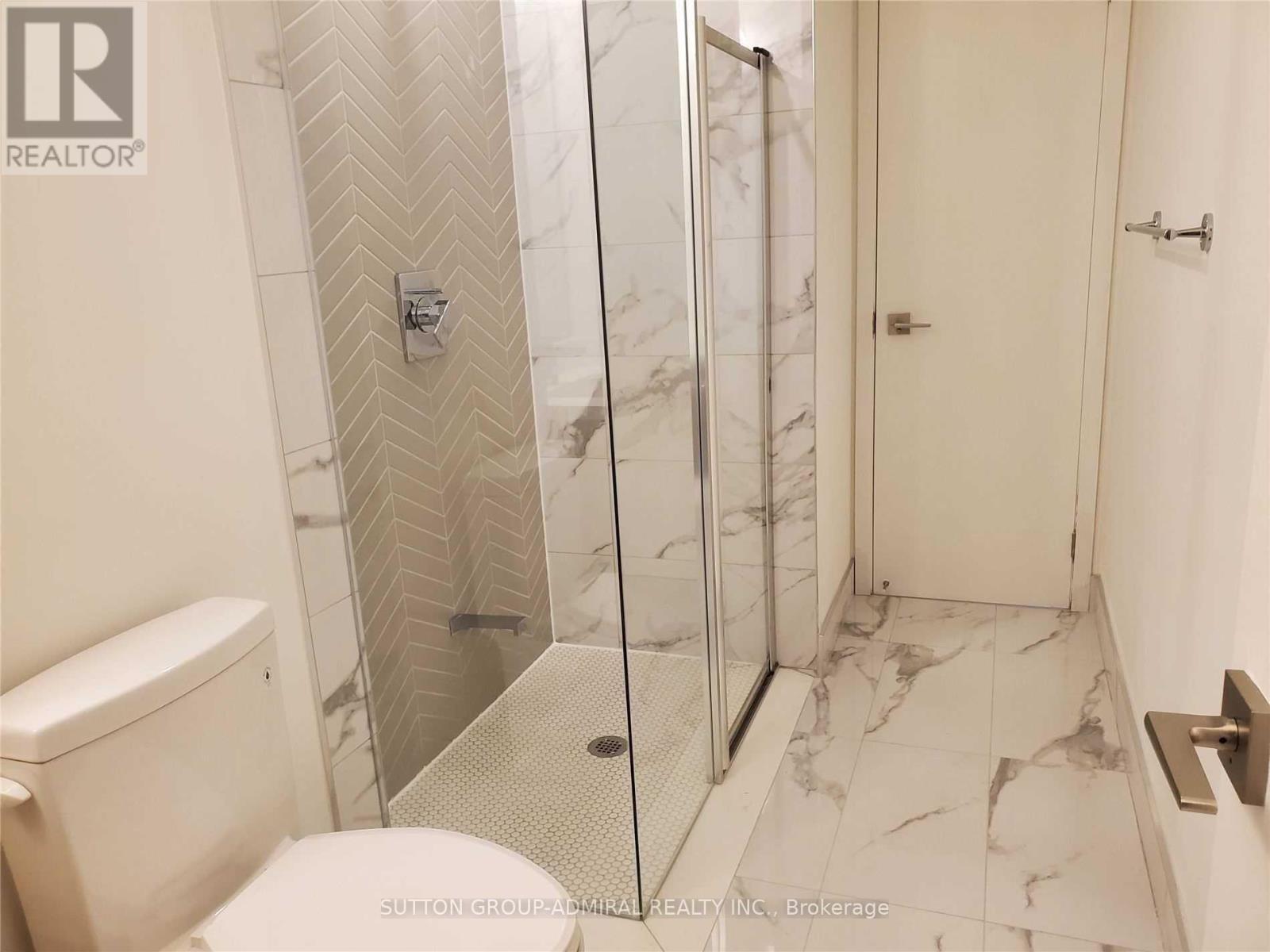 2303 - 2908 Highway 7 Road W, Vaughan, ON - Indoor Photo Showing Bathroom