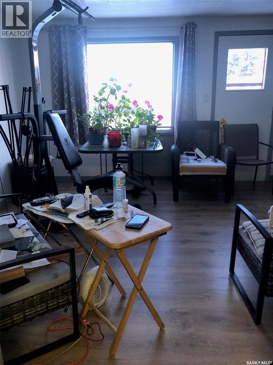 441 1St Avenue Se, Sturgis, SK - Indoor Photo Showing Living Room