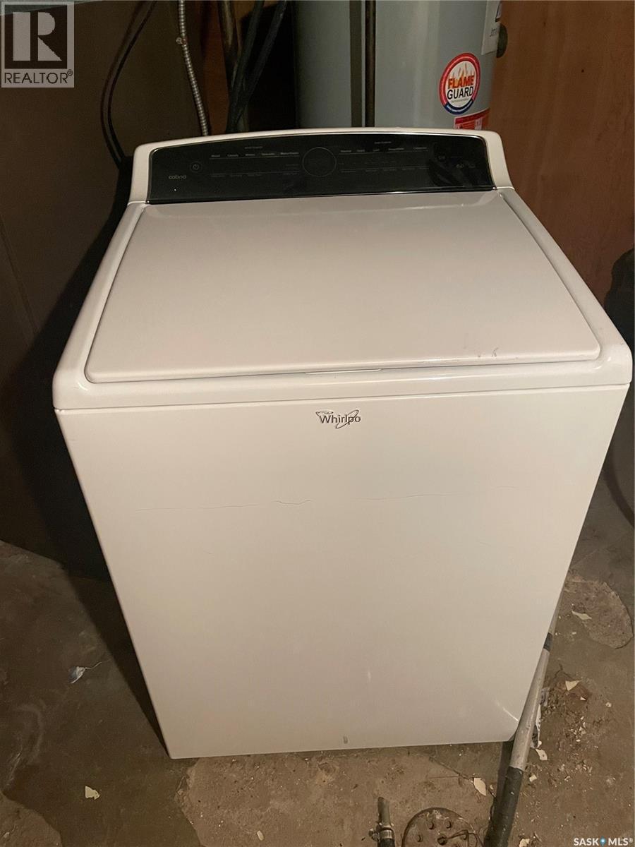 441 1St Avenue Se, Sturgis, SK - Indoor Photo Showing Laundry Room