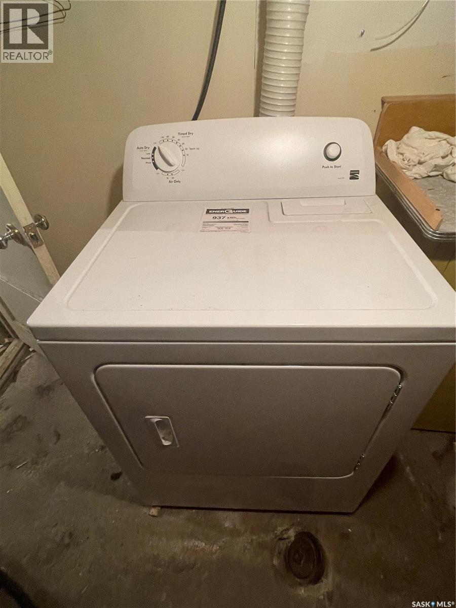 441 1St Avenue Se, Sturgis, SK - Indoor Photo Showing Laundry Room