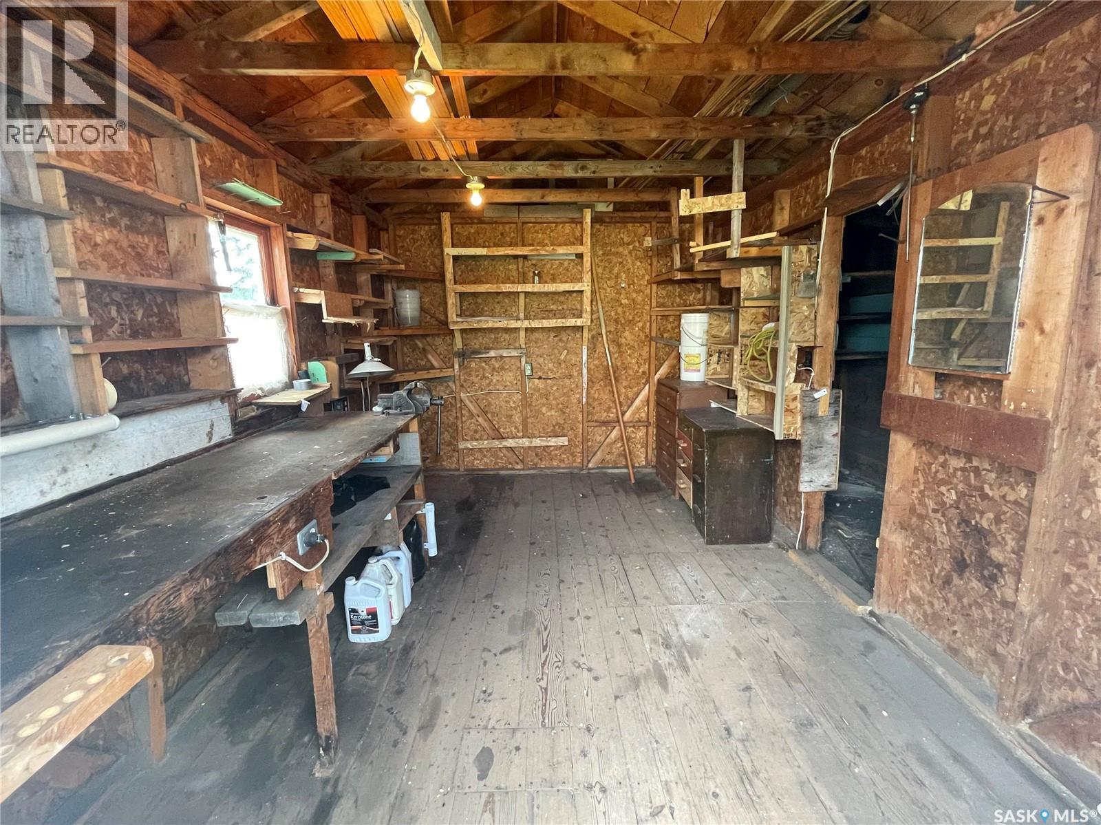 441 1St Avenue Se, Sturgis, SK - Indoor