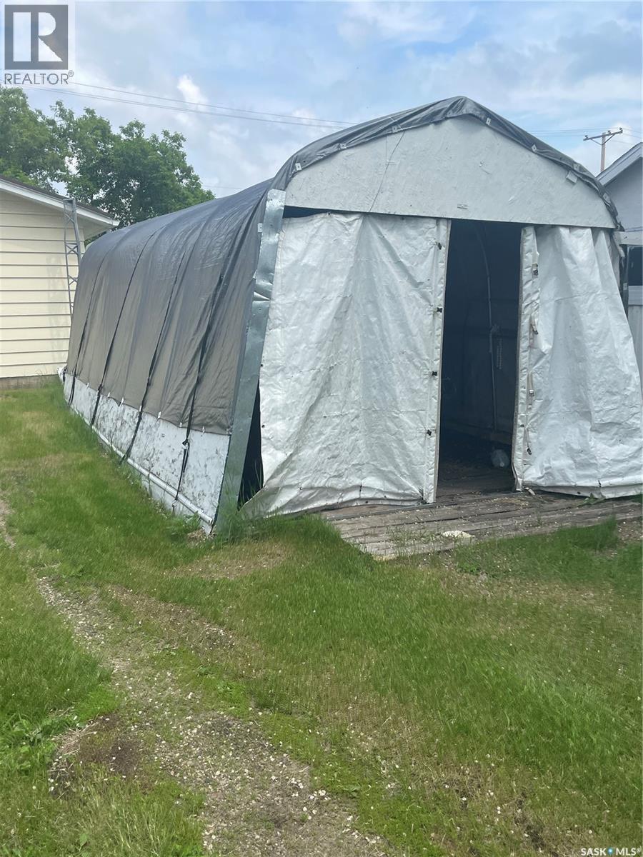 441 1St Avenue Se, Sturgis, SK - Outdoor