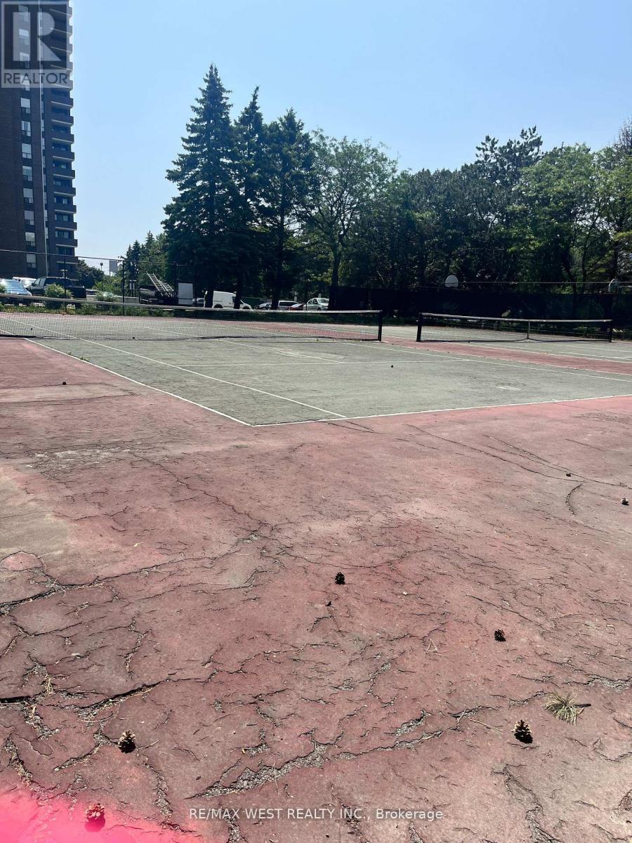 304 - 1535 Lakeshore Road E, Mississauga, ON - Outdoor With View