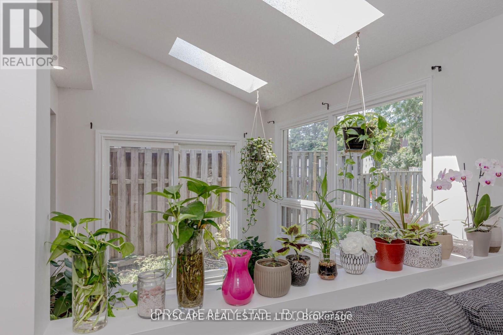 6906 Hickling Crescent N, Mississauga, ON - Indoor Photo Showing Other Room