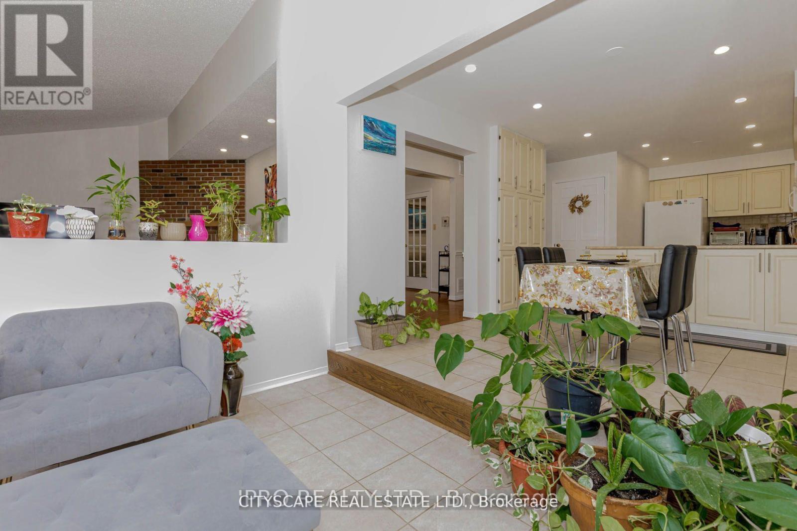 6906 Hickling Crescent N, Mississauga, ON - Indoor