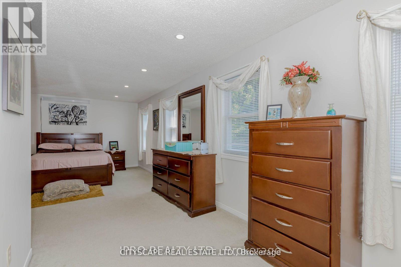 6906 Hickling Crescent N, Mississauga, ON - Indoor