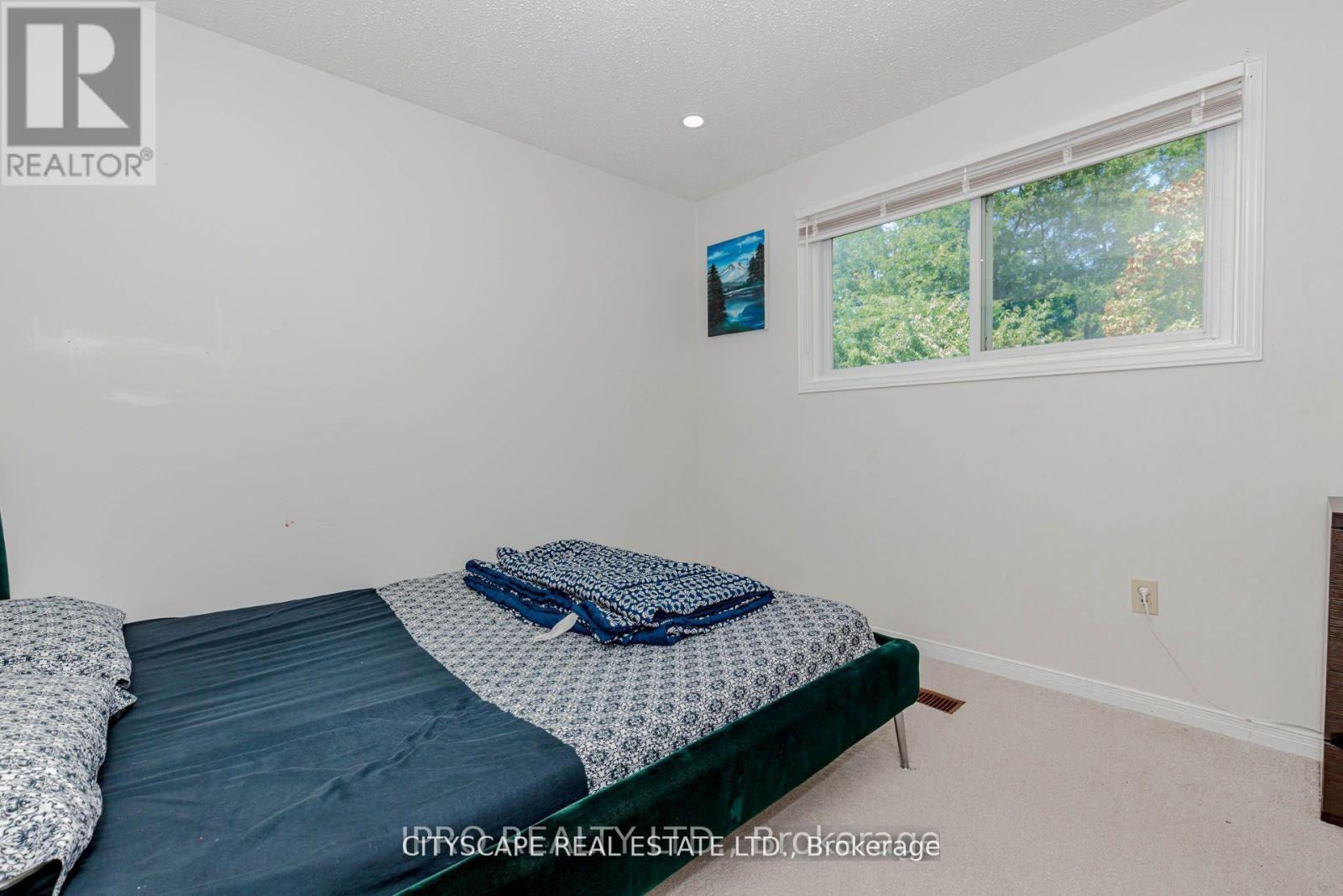 6906 Hickling Crescent N, Mississauga, ON - Indoor Photo Showing Bedroom