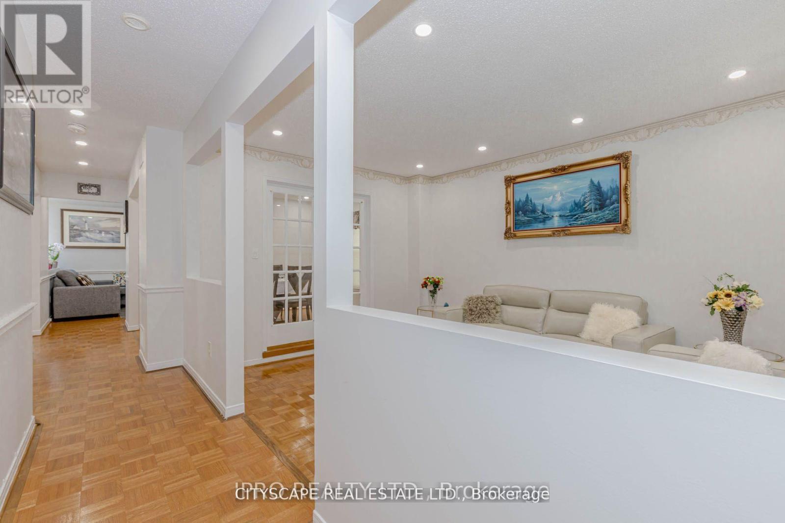 6906 Hickling Crescent N, Mississauga, ON - Indoor Photo Showing Other Room