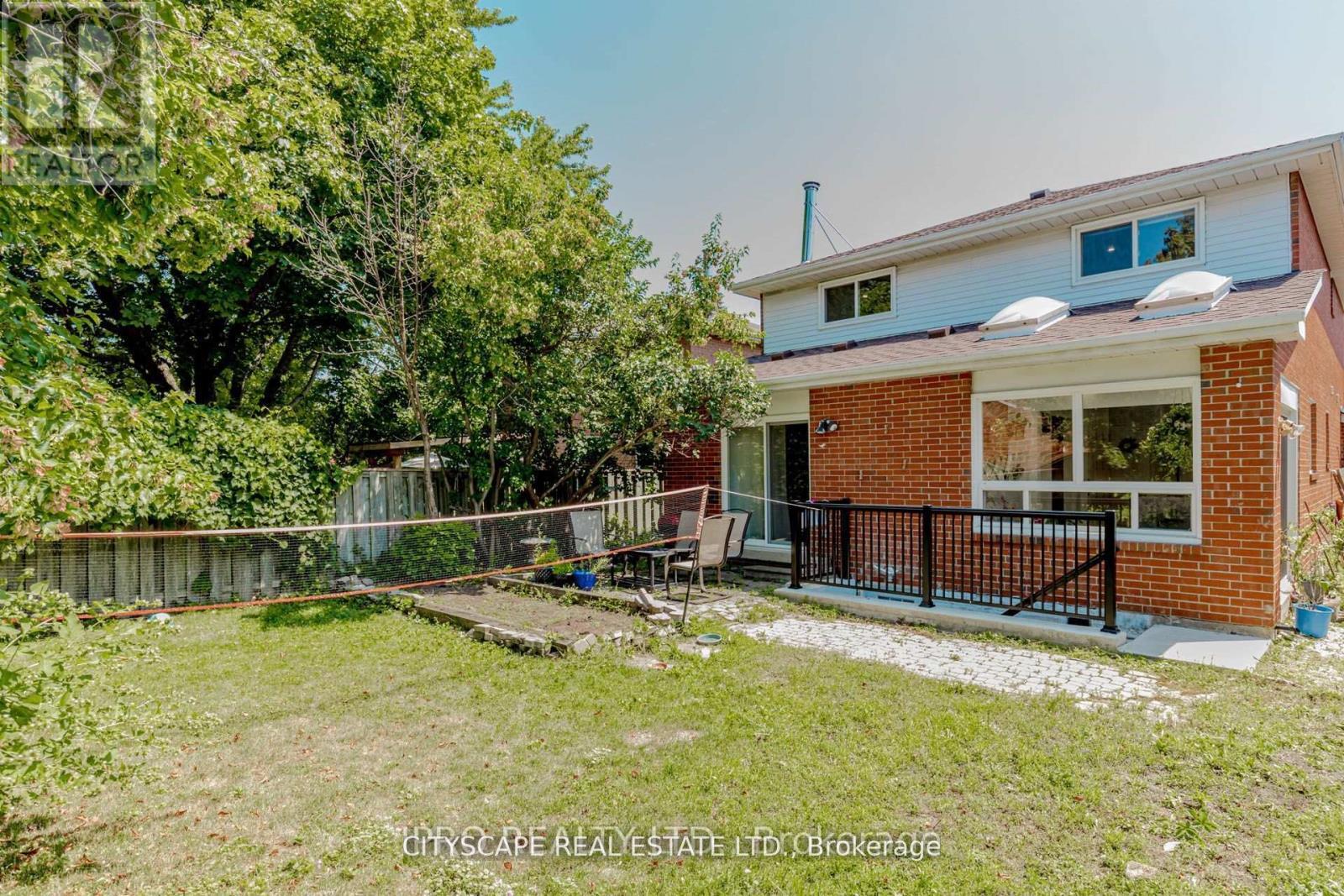 6906 Hickling Crescent N, Mississauga, ON - Outdoor