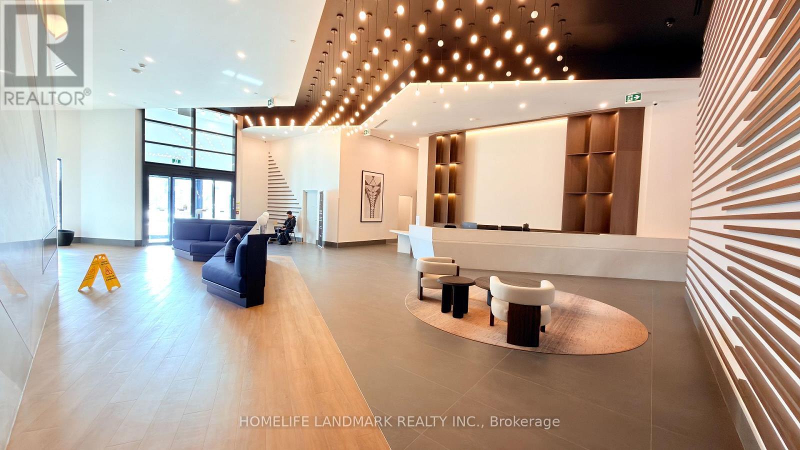 811 - 1037 The Queensway, Toronto, ON - Indoor Photo Showing Other Room