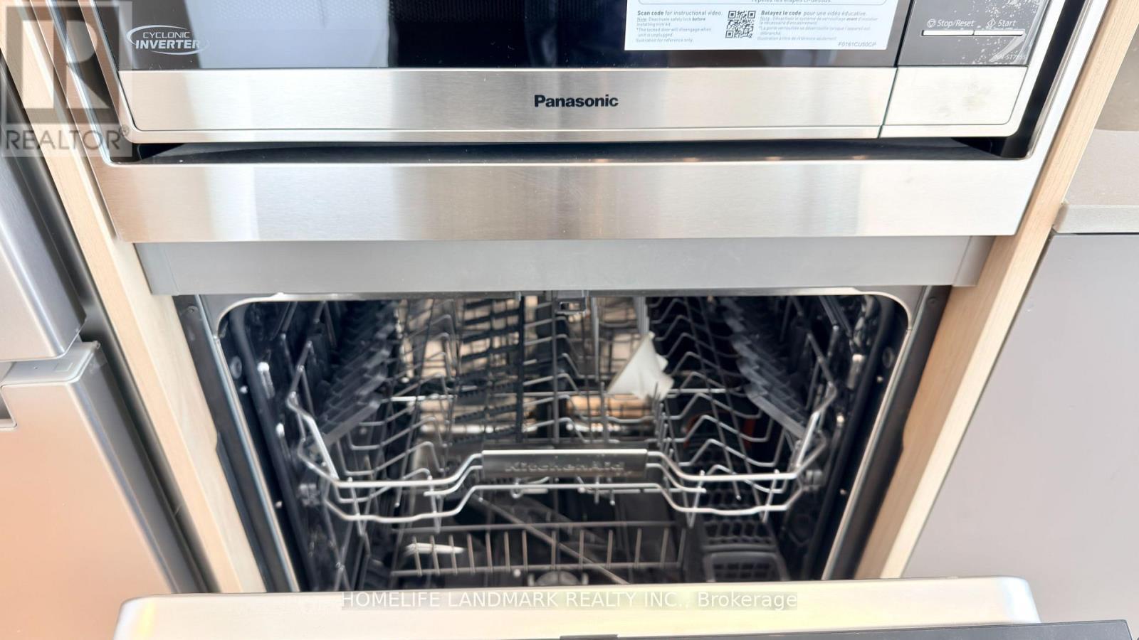 811 - 1037 The Queensway, Toronto, ON - Indoor