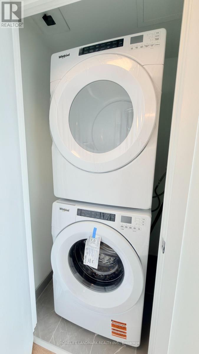 811 - 1037 The Queensway, Toronto, ON - Indoor Photo Showing Laundry Room