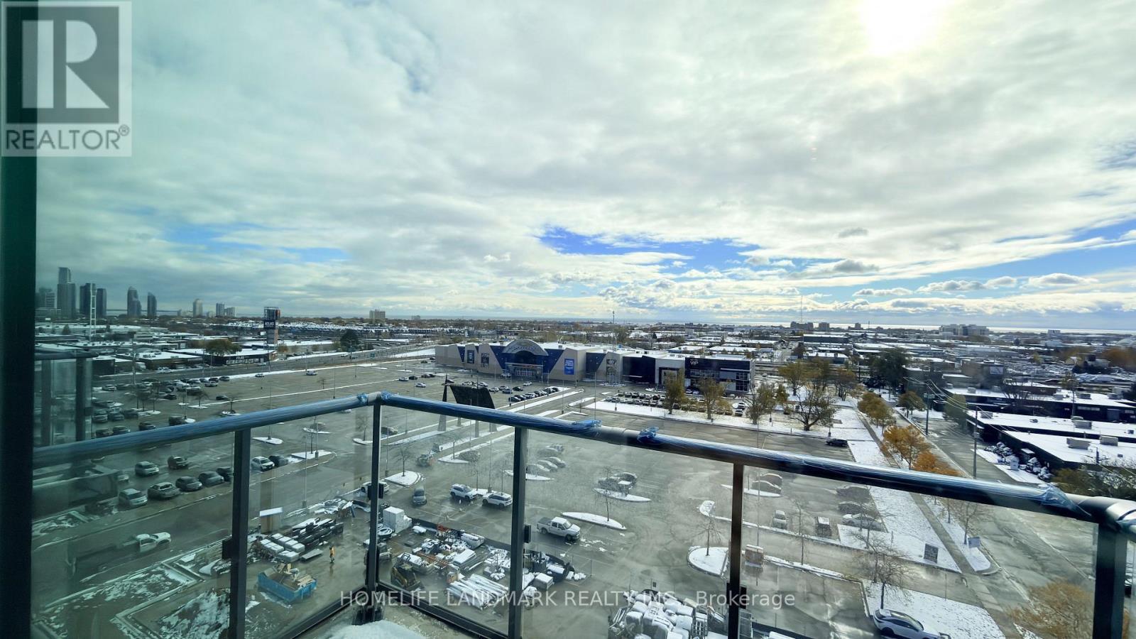 811 - 1037 The Queensway, Toronto, ON - Outdoor With View