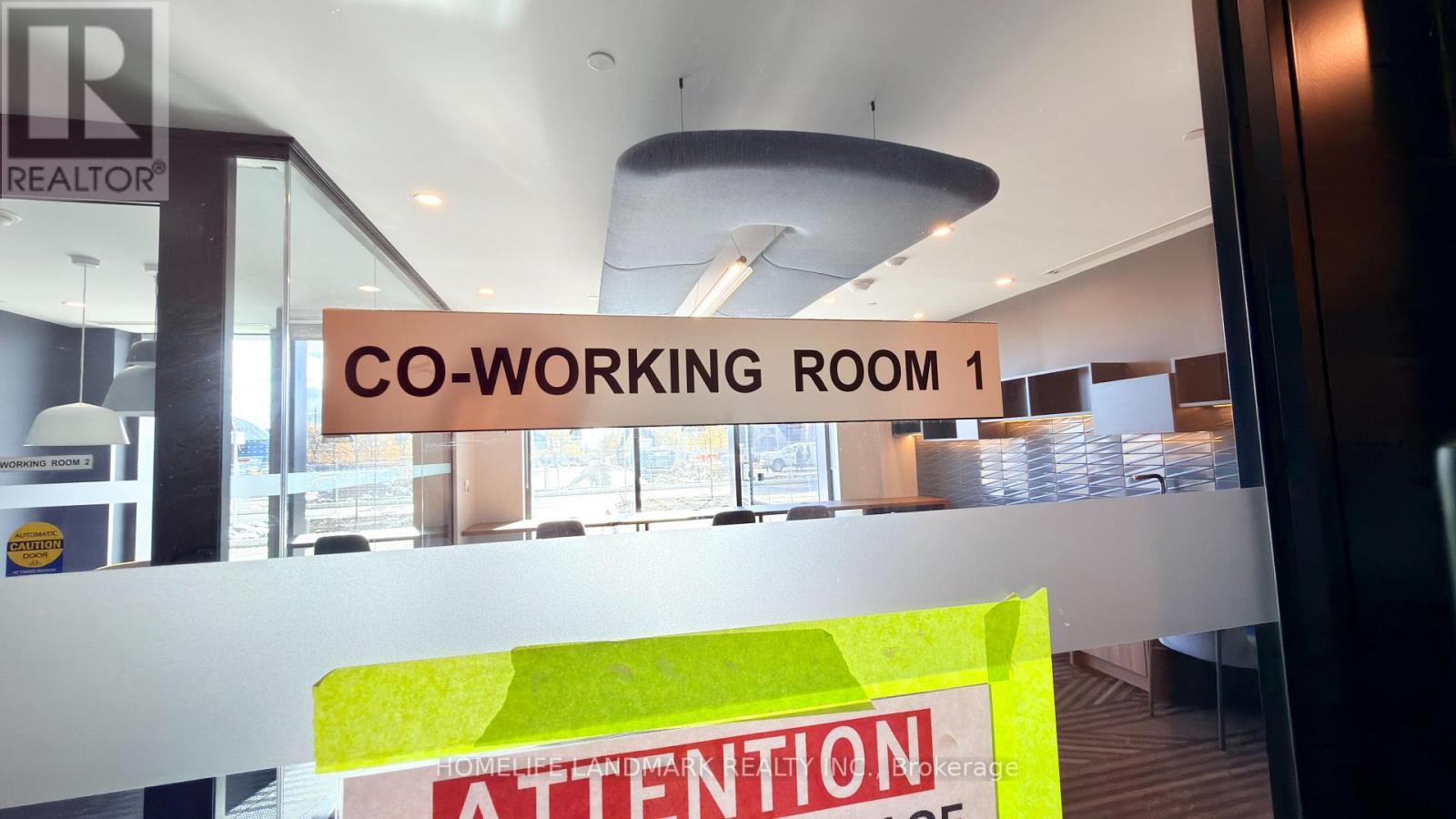 811 - 1037 The Queensway, Toronto, ON - Indoor Photo Showing Other Room