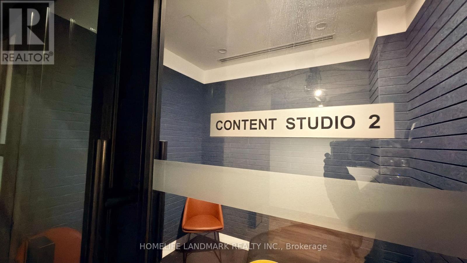 811 - 1037 The Queensway, Toronto, ON - Indoor Photo Showing Other Room