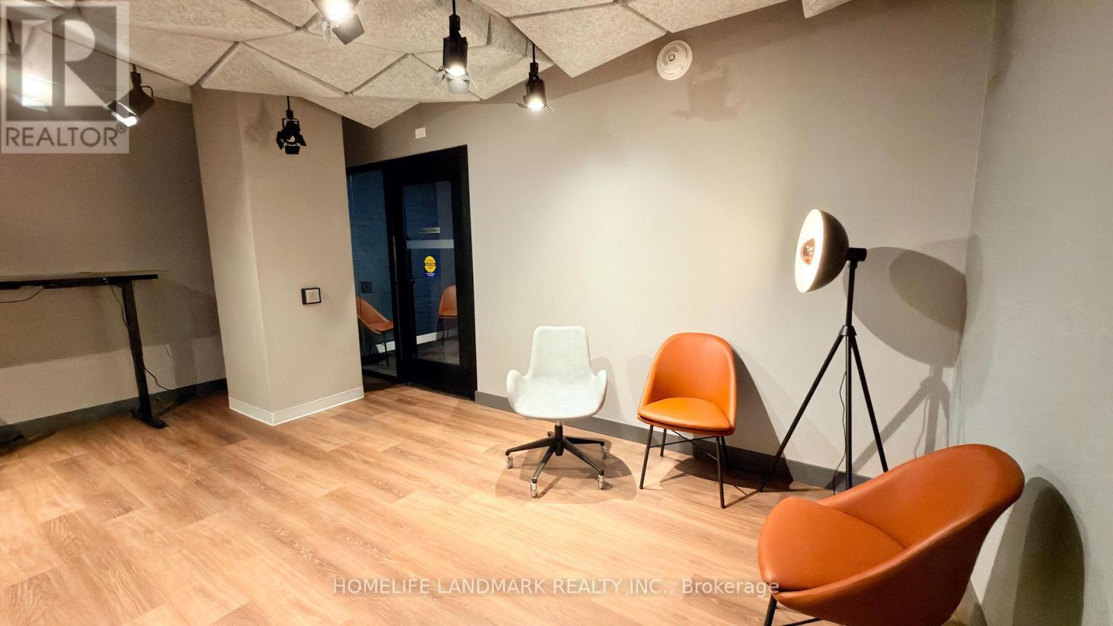 811 - 1037 The Queensway, Toronto, ON - Indoor