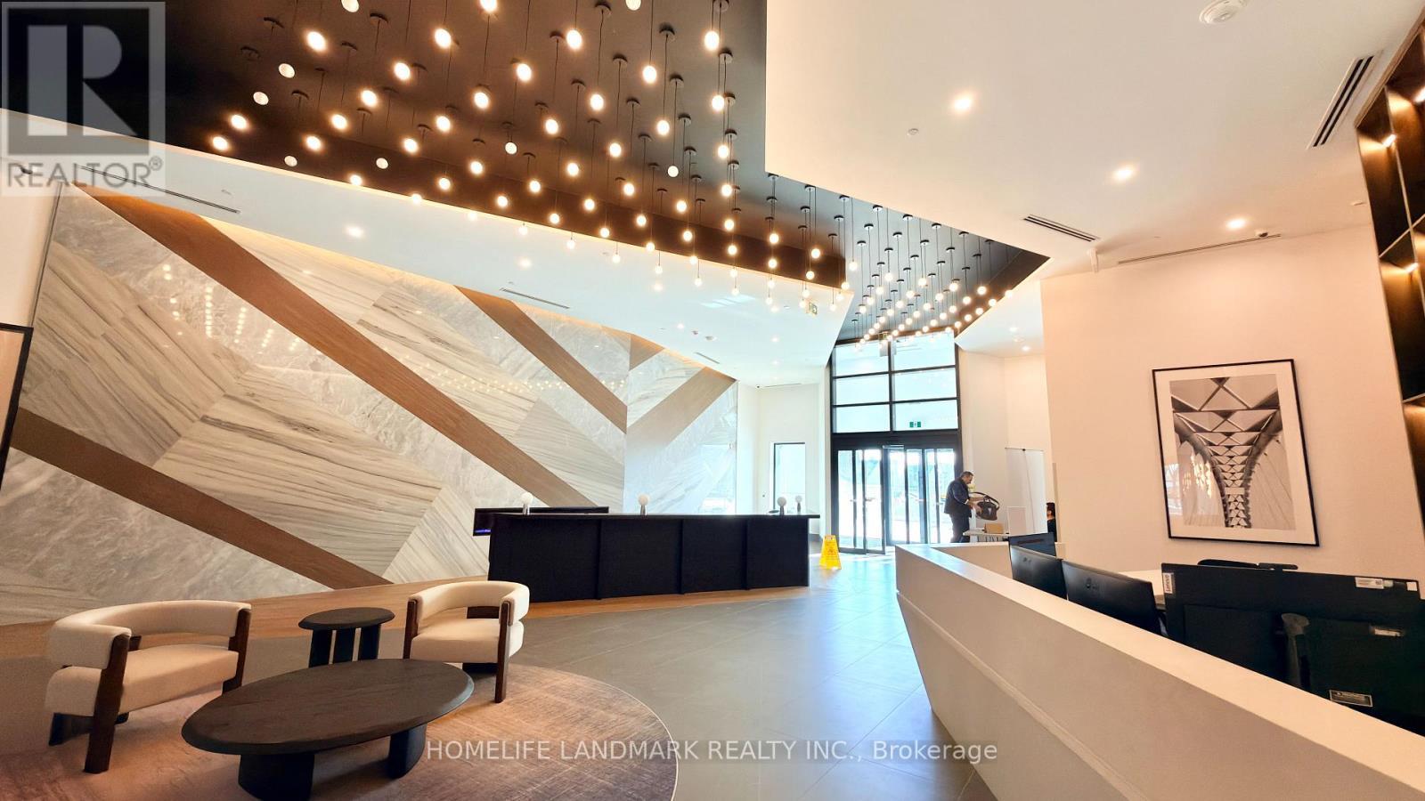 811 - 1037 The Queensway, Toronto, ON - Indoor Photo Showing Other Room