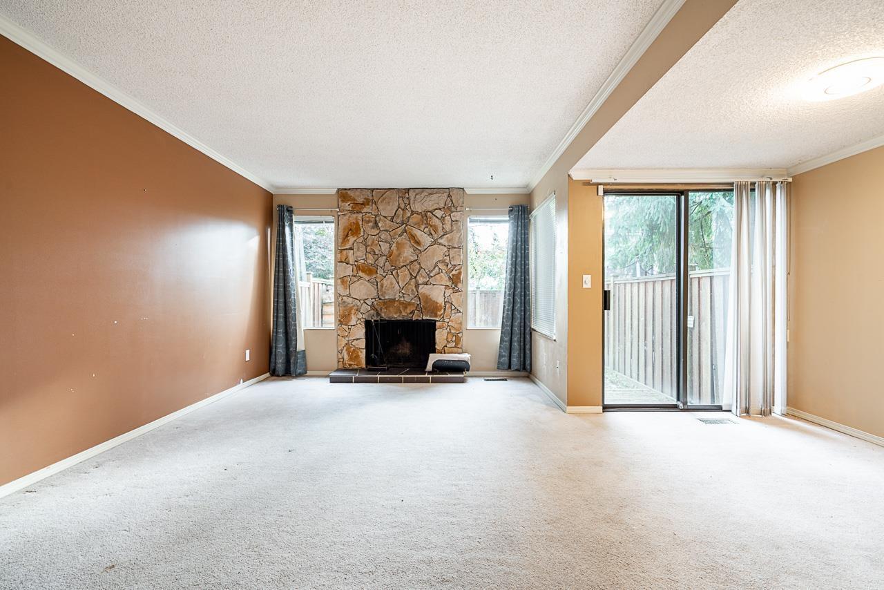 37 9348 128 Street, Surrey, BC - Indoor With Fireplace
