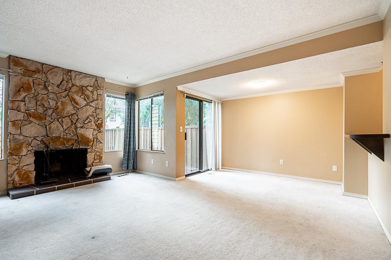 37 9348 128 Street, Surrey, BC - Indoor With Fireplace