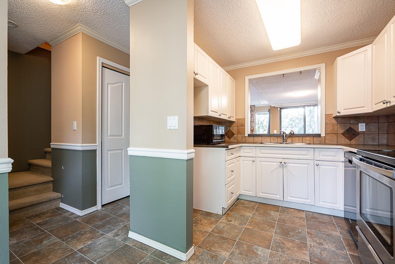37 9348 128 Street, Surrey, BC - Indoor Photo Showing Kitchen