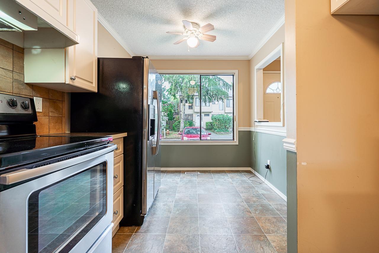 37 9348 128 Street, Surrey, BC - Indoor Photo Showing Kitchen