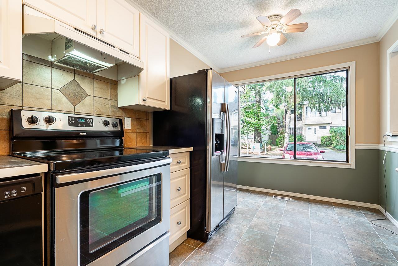 37 9348 128 Street, Surrey, BC - Indoor Photo Showing Kitchen