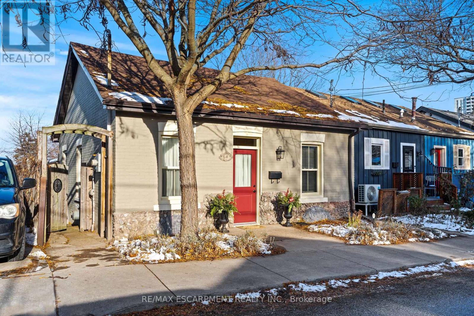 64 Florence Street, Hamilton, ON - Outdoor With Facade