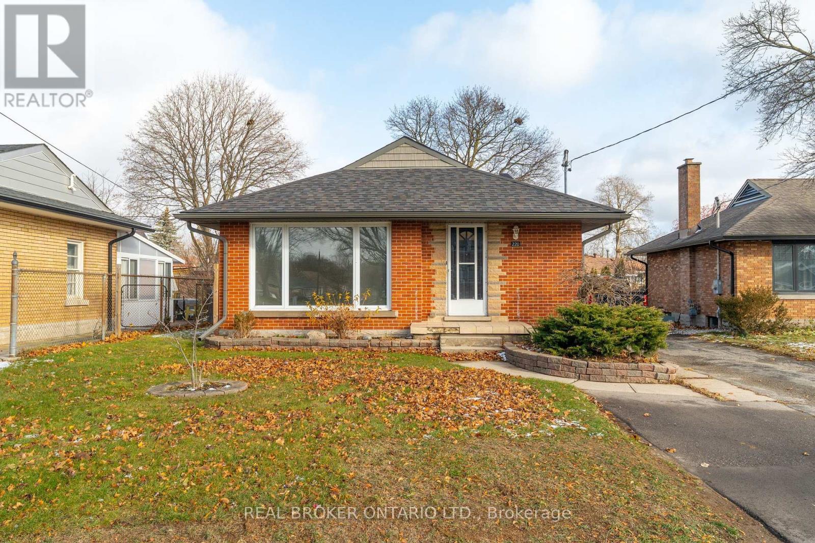 220 Bruce Street, Kitchener, ON - Outdoor