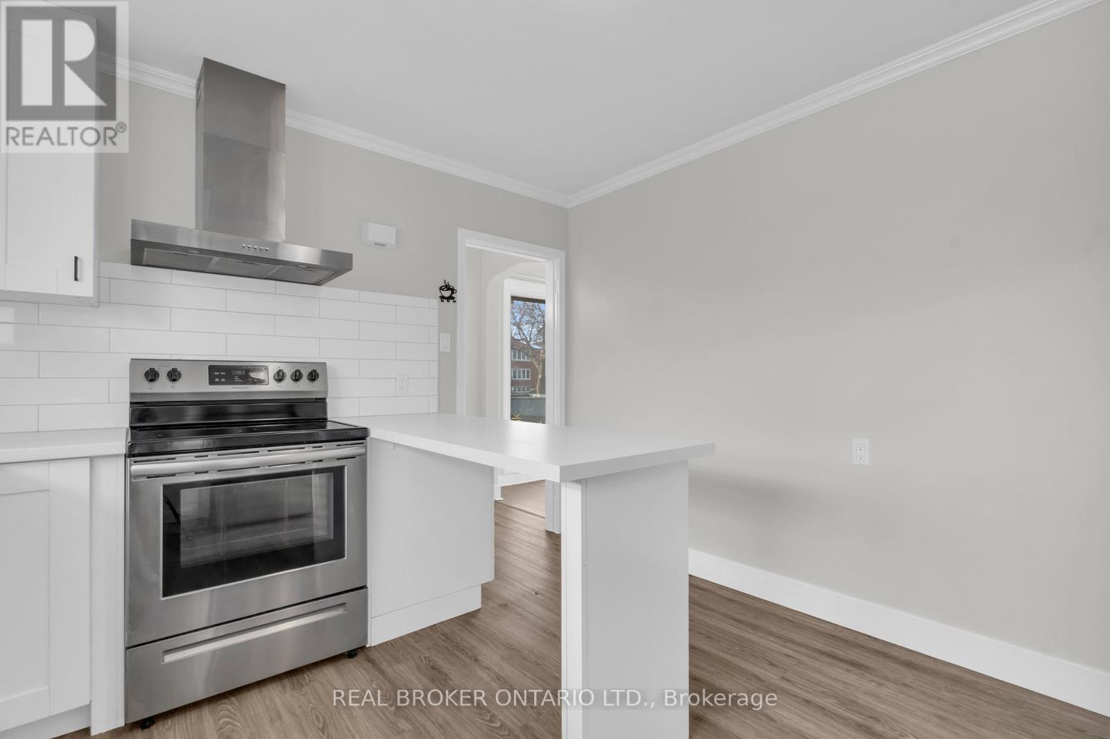 Upper Unit - 220 Bruce Street, Kitchener, ON - Indoor Photo Showing Kitchen