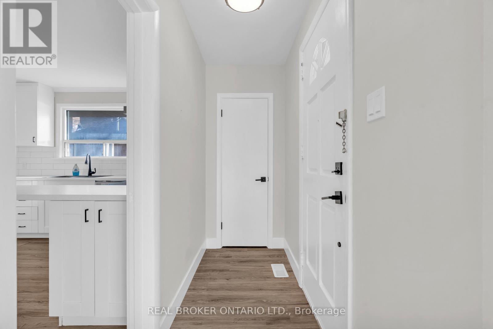 Upper Unit - 220 Bruce Street, Kitchener, ON - Indoor Photo Showing Other Room