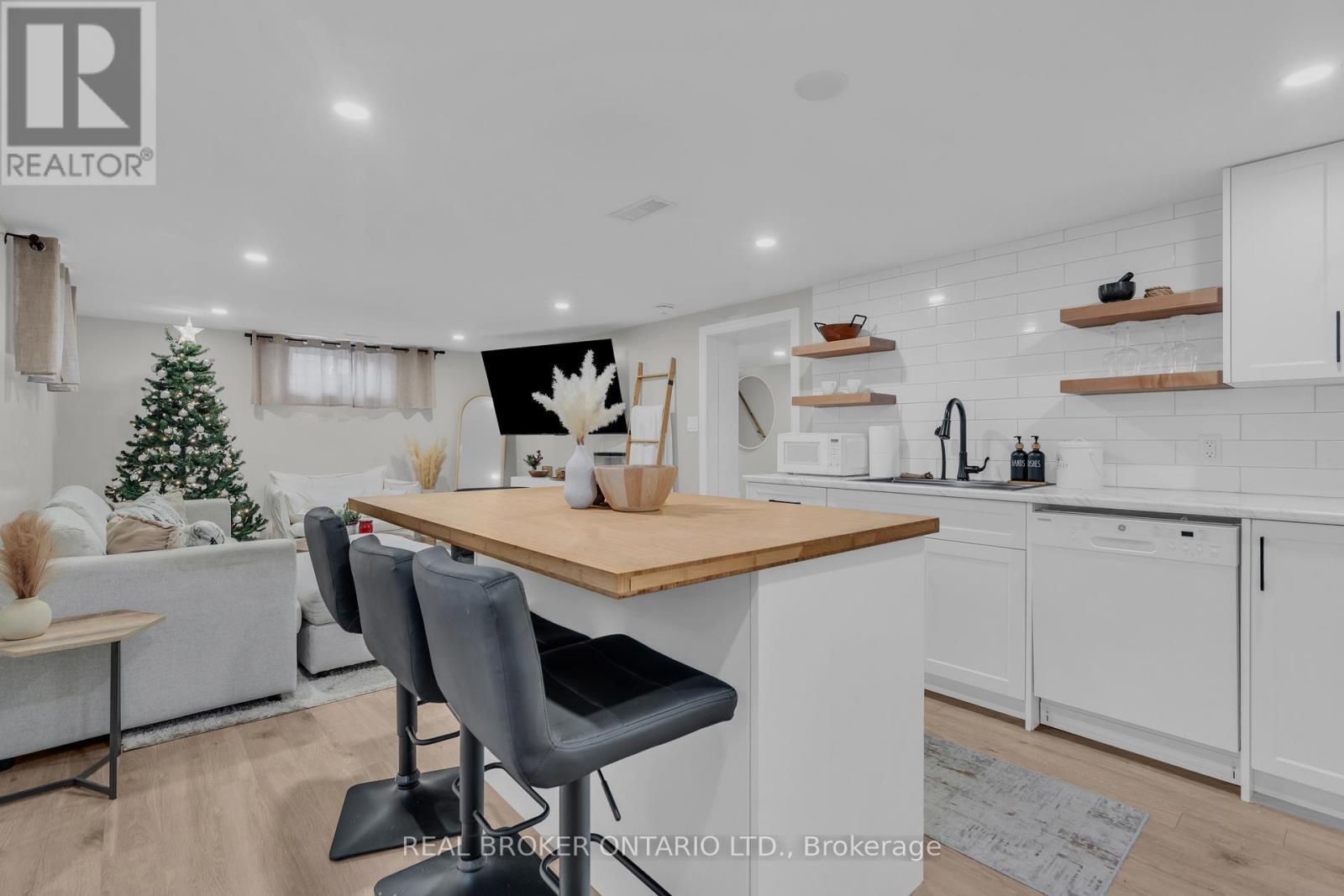 Lower Unit - 220 Bruce Street, Kitchener, ON - Indoor Photo Showing Kitchen