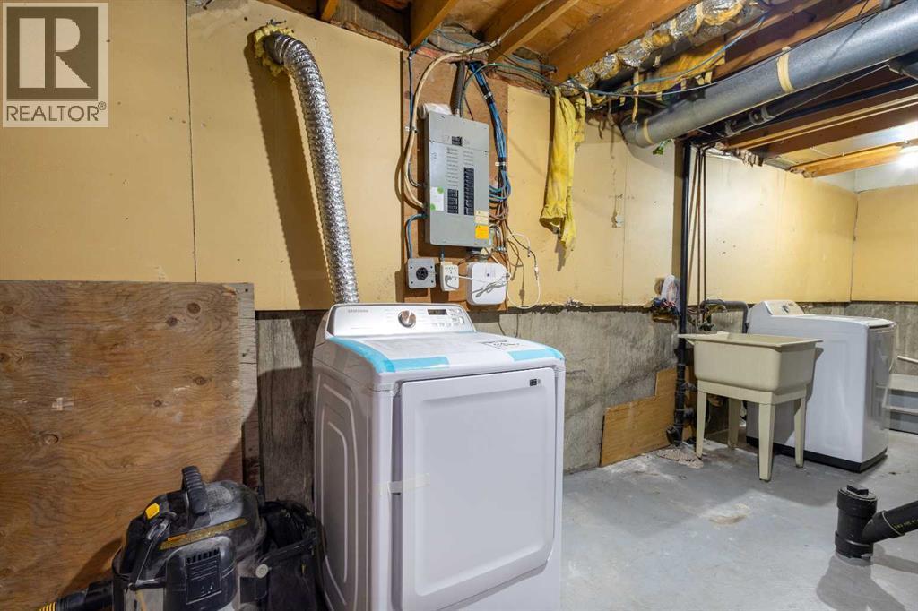 24, 64 Whitnel Court Ne, Calgary, AB - Indoor