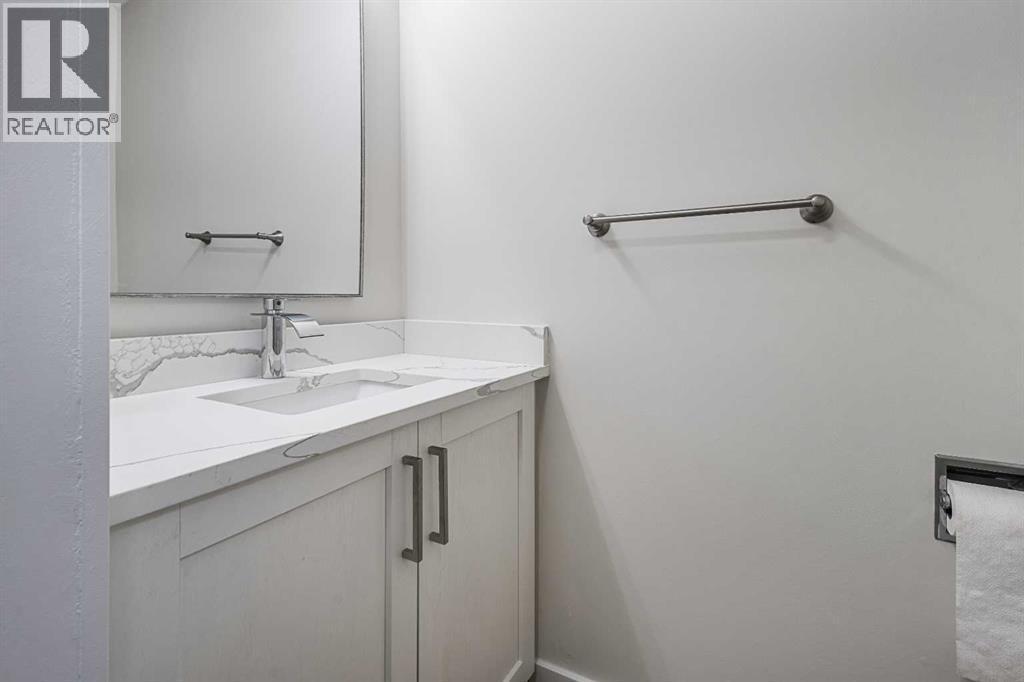 24, 64 Whitnel Court Ne, Calgary, AB - Indoor Photo Showing Bathroom