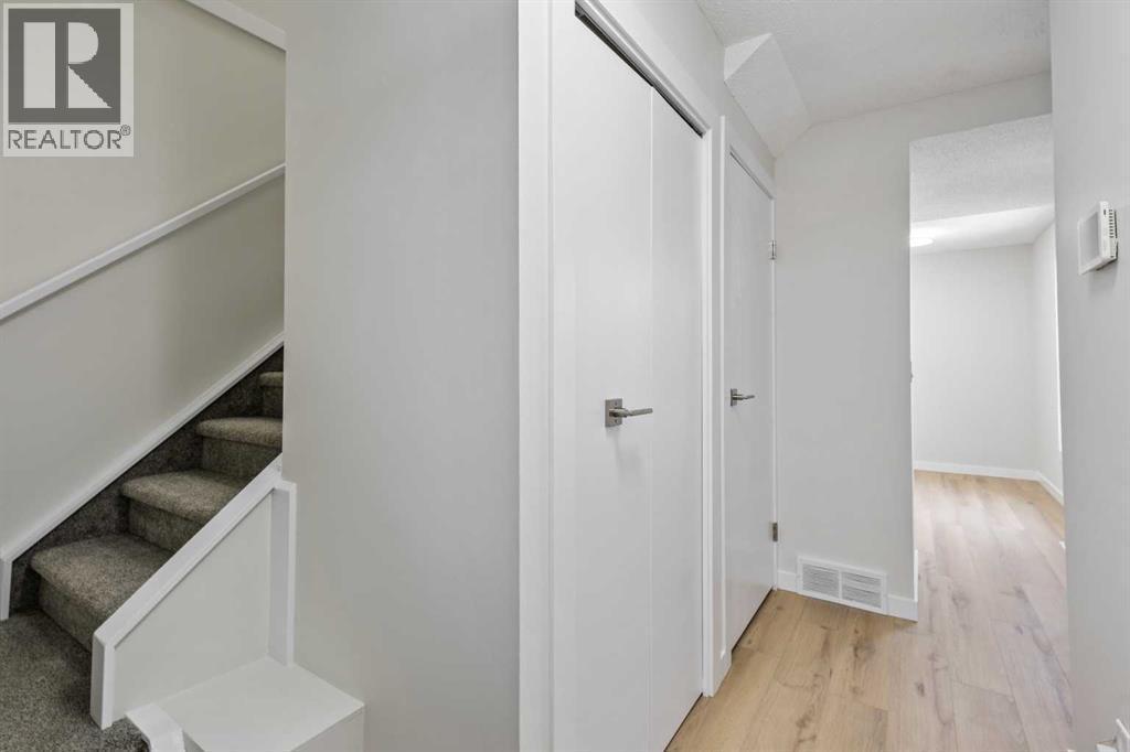 24, 64 Whitnel Court Ne, Calgary, AB - Indoor Photo Showing Other Room