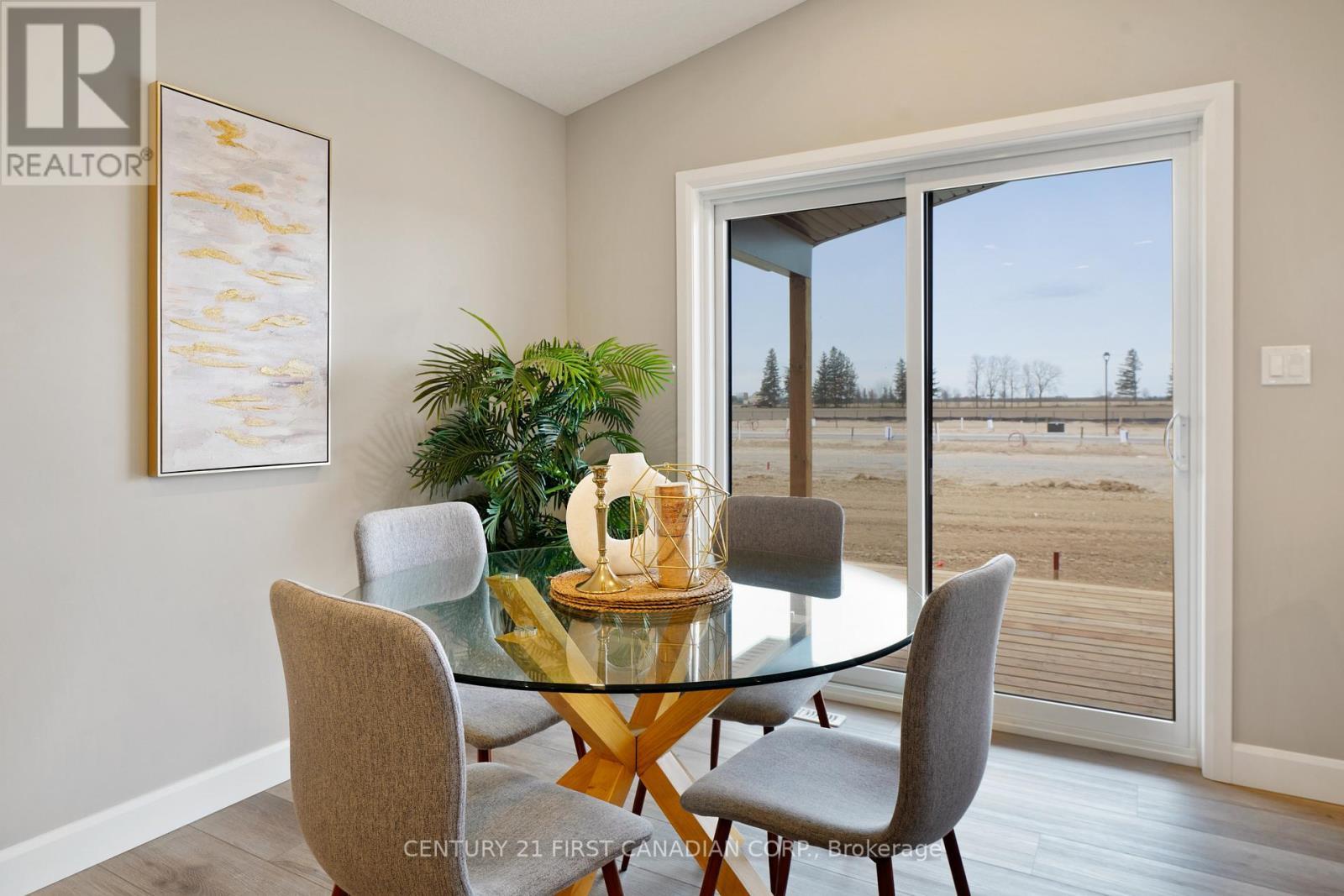 9 Twynstra Street, North Middlesex (Ailsa Craig), ON - Indoor Photo Showing Dining Room