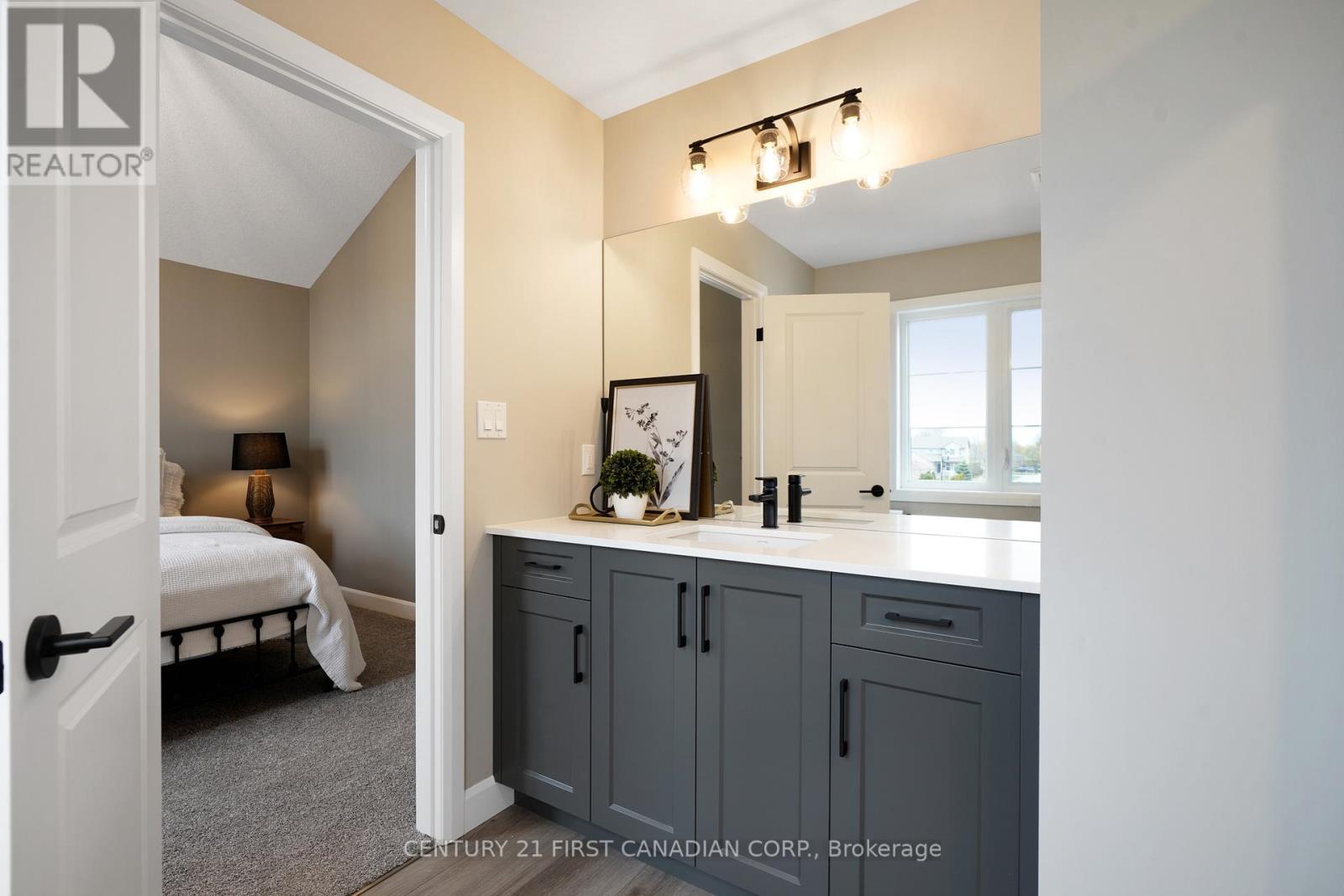 9 Twynstra Street, North Middlesex (Ailsa Craig), ON - Indoor Photo Showing Bathroom