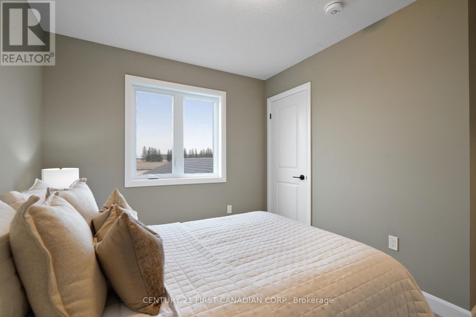 9 Twynstra Street, North Middlesex (Ailsa Craig), ON - Indoor Photo Showing Bedroom