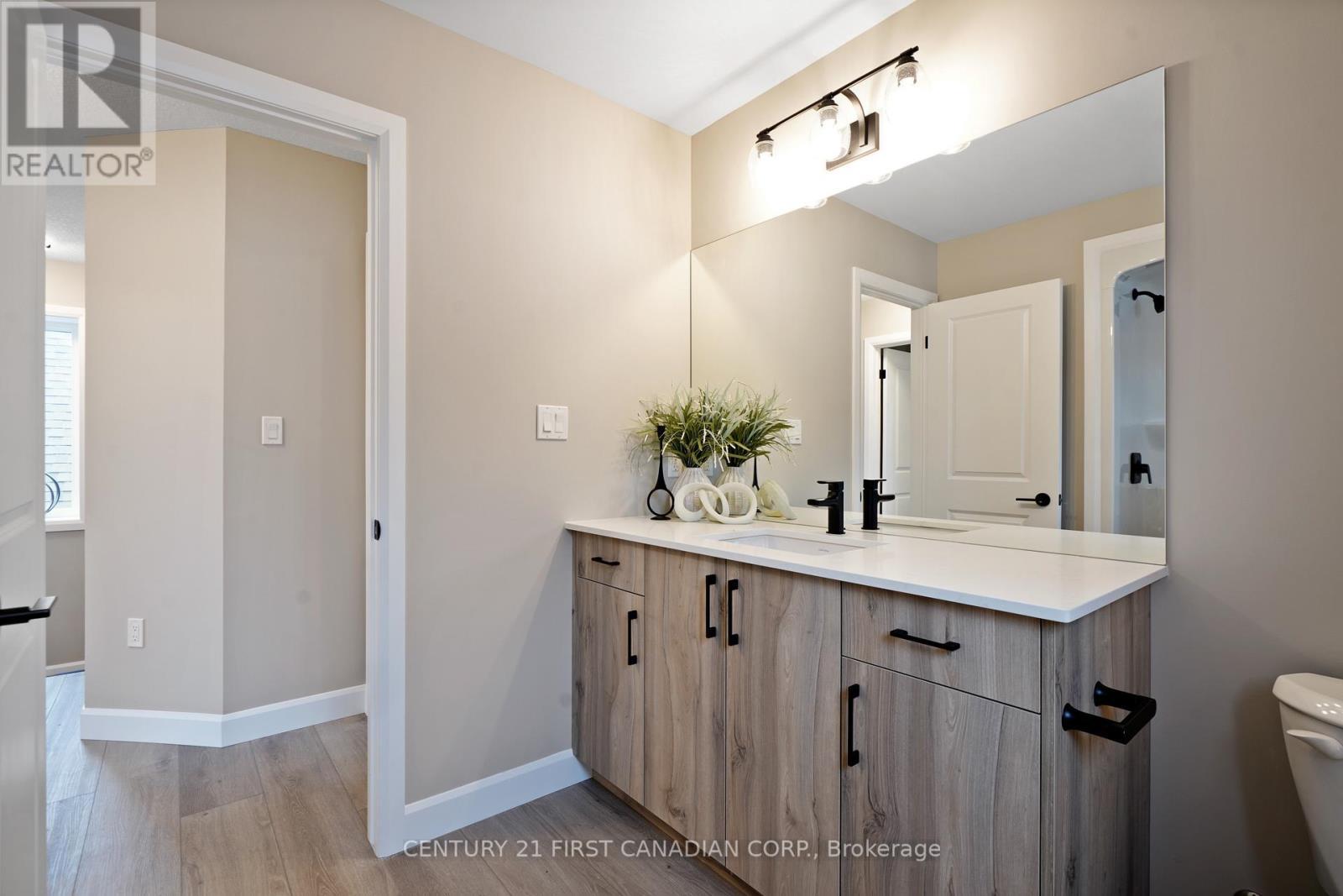 9 Twynstra Street, North Middlesex (Ailsa Craig), ON - Indoor Photo Showing Bathroom