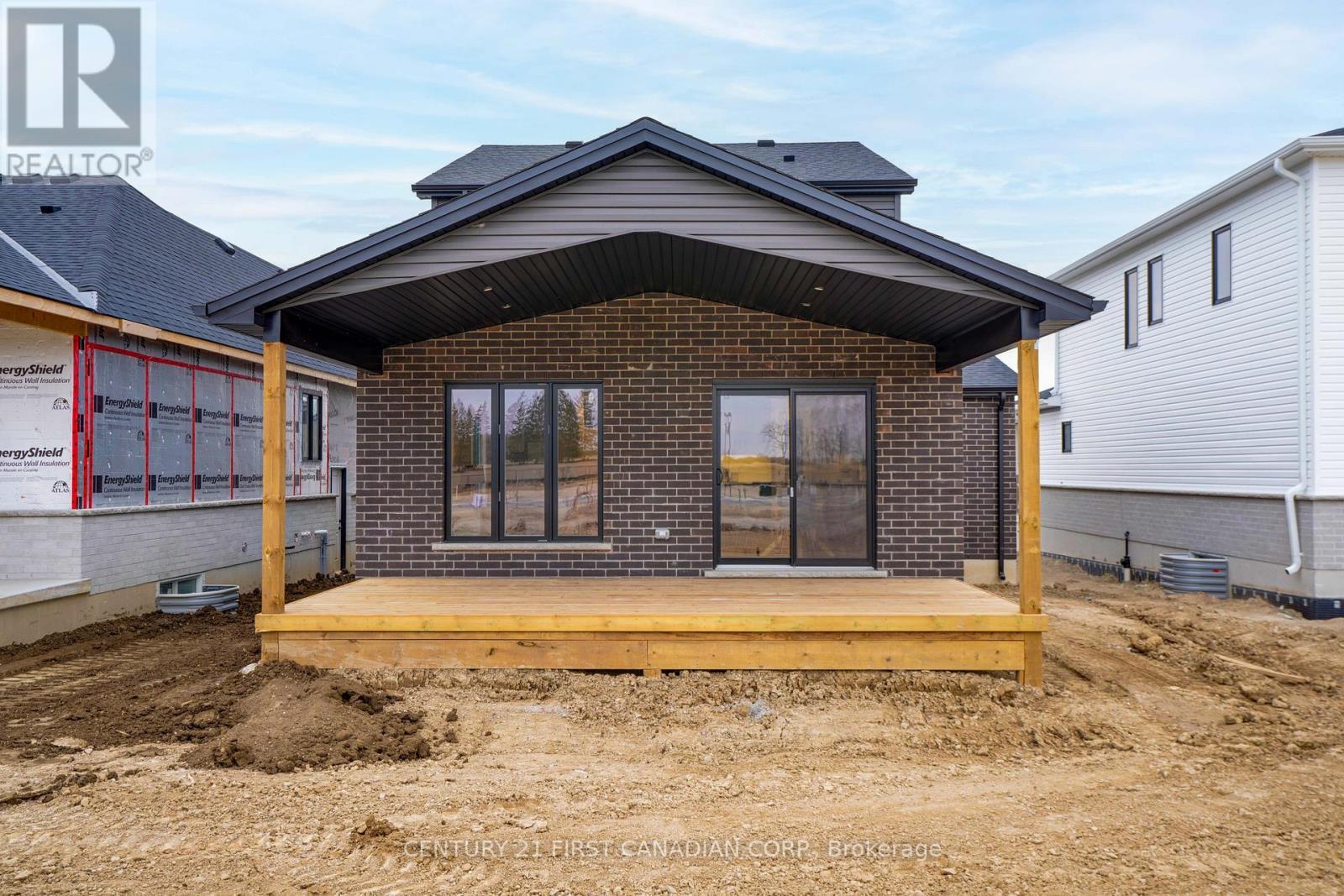 9 Twynstra Street, North Middlesex (Ailsa Craig), ON - Outdoor With Exterior