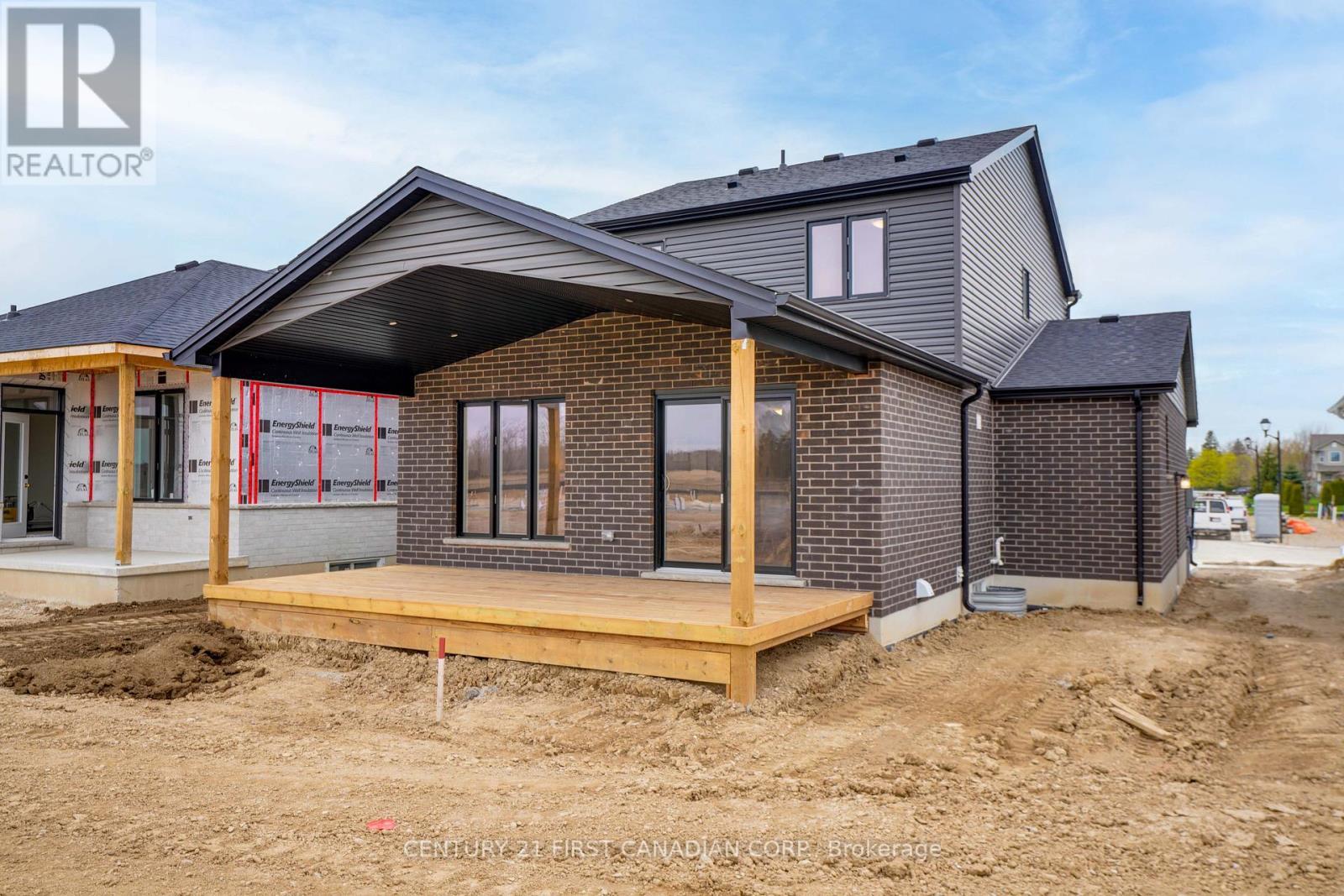 9 Twynstra Street, North Middlesex (Ailsa Craig), ON - Outdoor